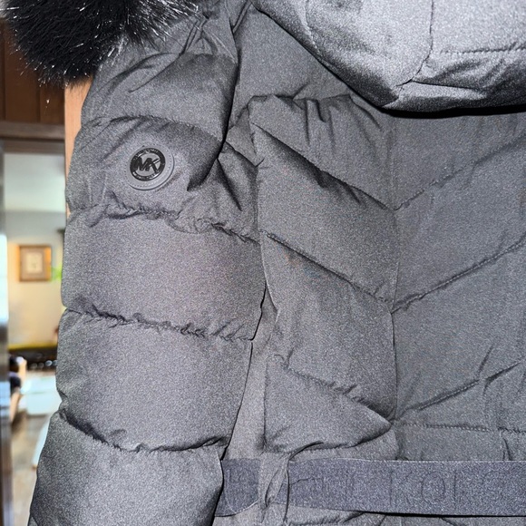 Michael Kors NWOT Black Puffer Coat with Fur Trim - Picture 8 of 8